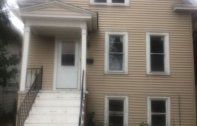 1435 W Arthur Ave.