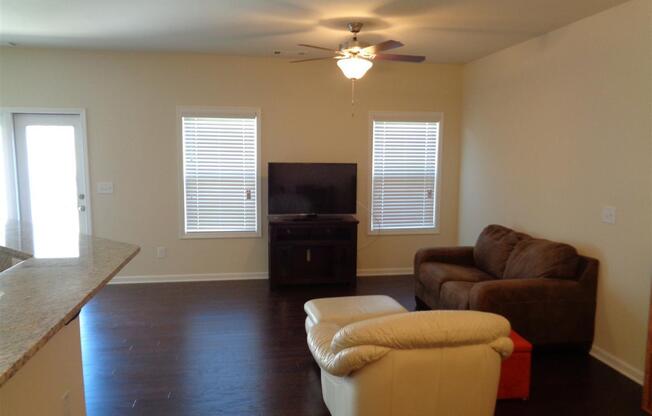 3 beds, 2.5 baths, $1,795