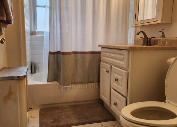 3 beds, 1 bath, 1,087 sqft, $4,500, Unit 6
