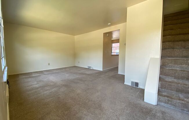 Magnificent 3 Bedroom Townhome with Garage! A Hidden Gem in Plum! Call Today!
