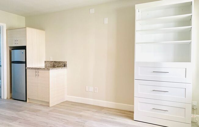 LIVE IN THE HEART OF LA JOLLA VILLAGE! STUDIO APARTMENT ONLY $1,800/mo!