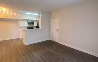 1 bed, 1 bath, $1,300, Unit 2058