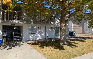 2417 W HENRY ST