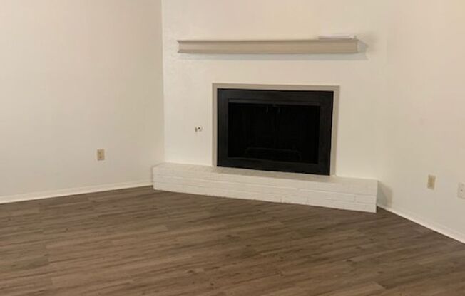 2 beds, 2 baths, 925 sqft, $955, Unit 1401