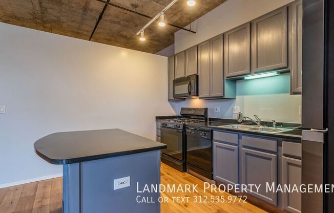 6 S Laflin St