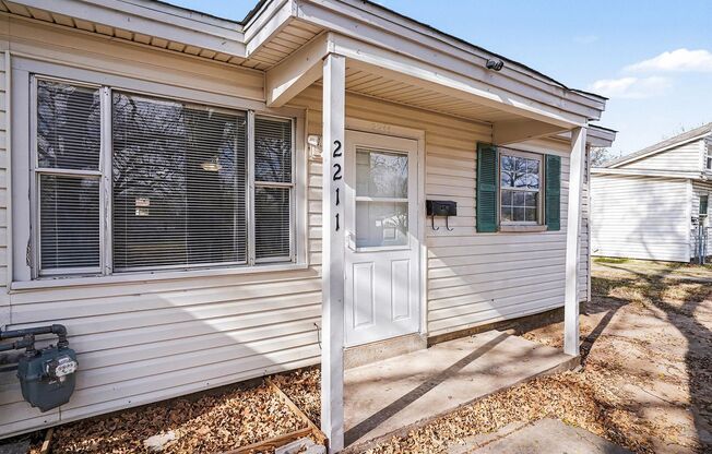 HOUSING VOUCHERS ACCEPTED! Welcome to 2211 Barbell Lane in Fort Worth!