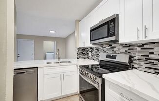 Fully Renovated 3BD/2BA in Lakes of Jacaranda - Plantation