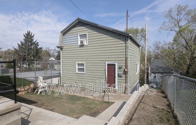 651 Bigelow Street, Rear