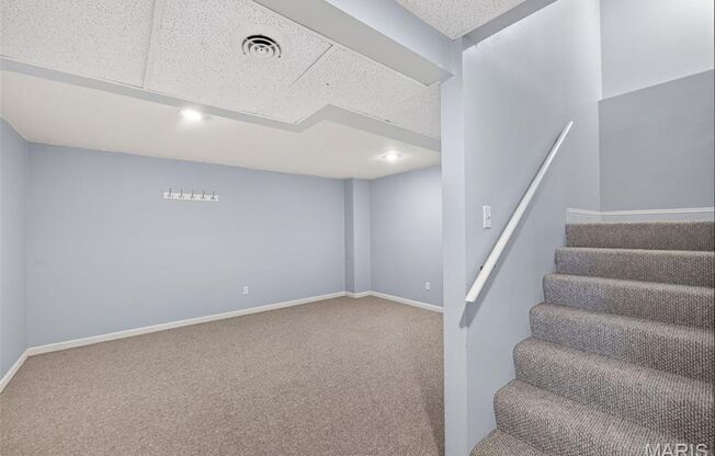 4 beds, 3.5 baths, 2,580 sqft, $3,100, Unit Simeon Bunker Street - 3275