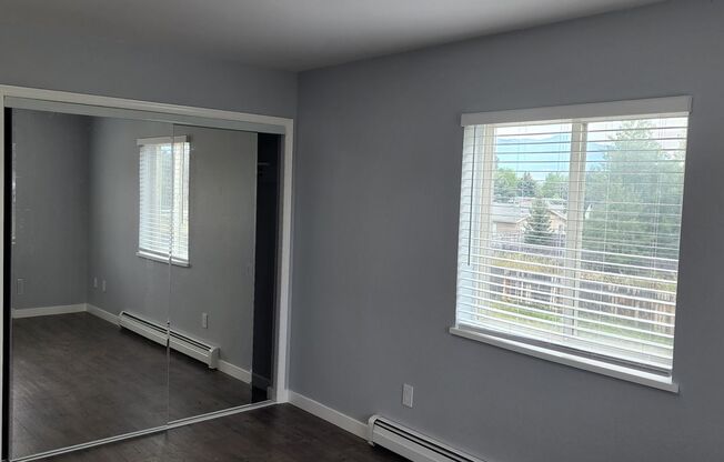 3 beds, 1 bath, $2,500, Unit 1