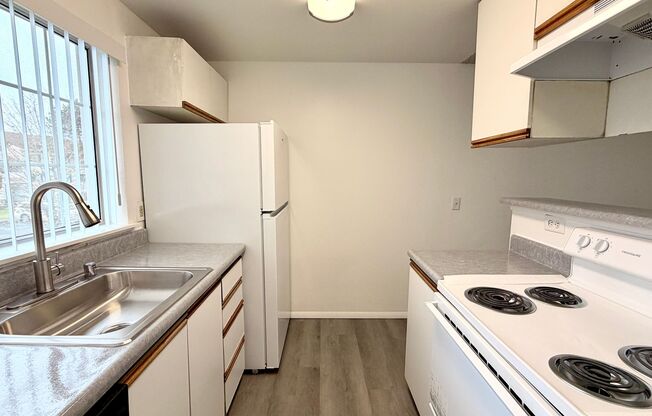 2 beds, 2 baths, 970 sqft, $1,810, Unit M201