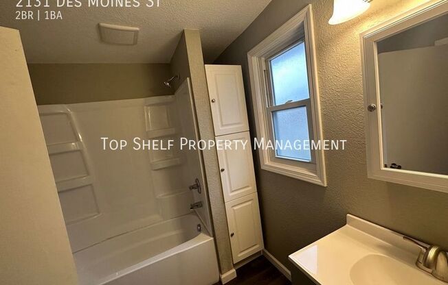 2131 DES MOINES ST