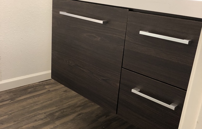 2 beds, 1 bath, 950 sqft, $1,225, Unit 208