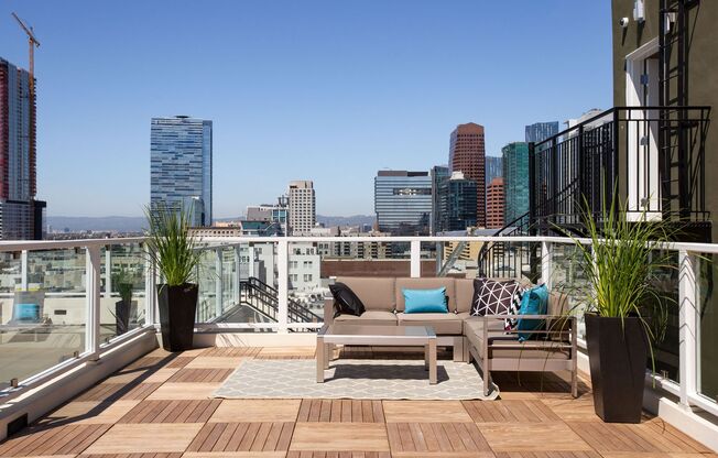 2 beds, 1 bath, 1,100 sqft, $2,700, Unit 407