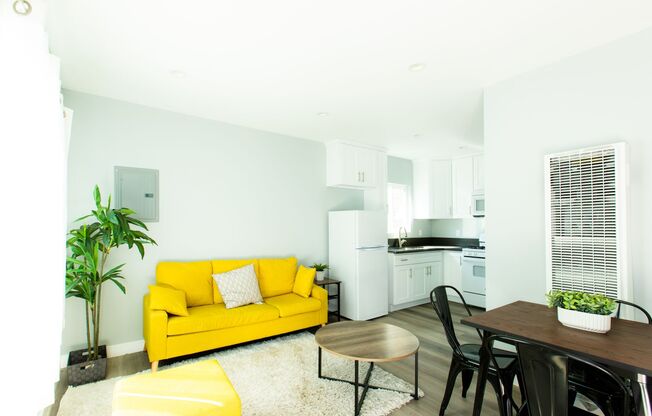 2 beds, 1 bath, $2,450, Unit 6429 1/2