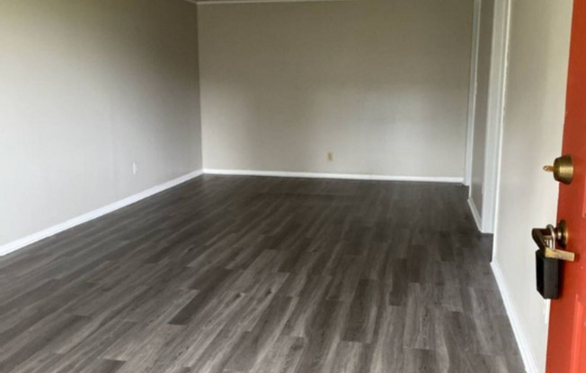 2 beds, 1 bath, 865 sqft, $1,500, Unit 9