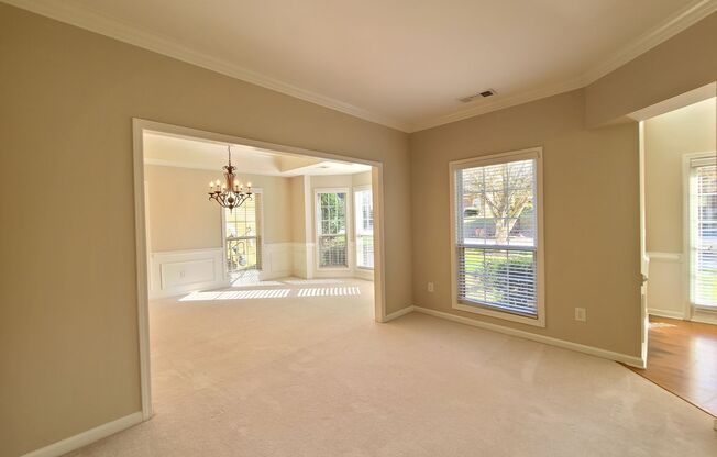 5 beds, 3 baths, $2,695