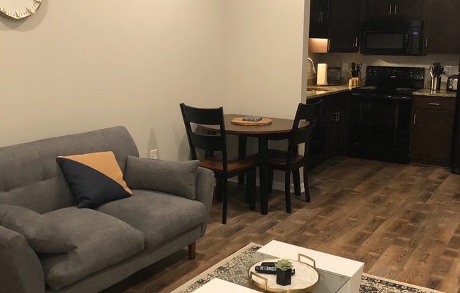 1 bed, 1 bath, 700 sqft, $960, Unit A 203