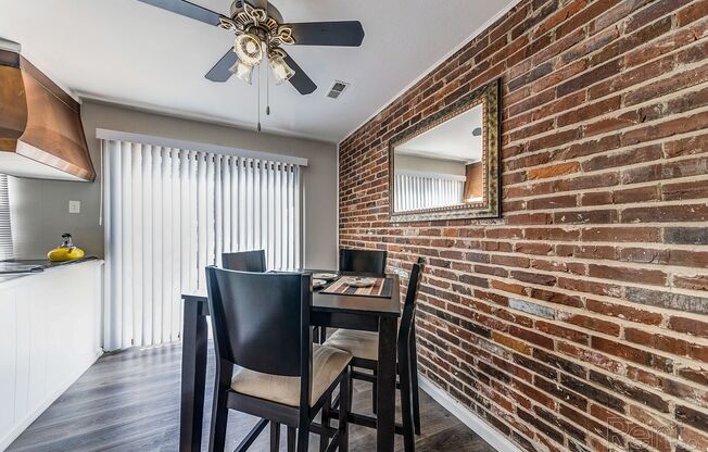 Welcome to Warson Village Townhomes