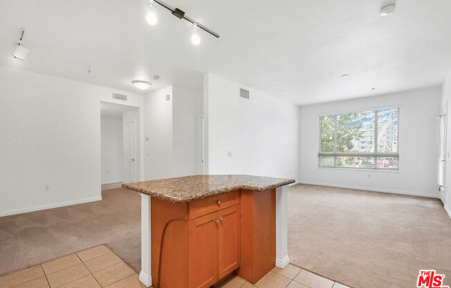 3 beds, 2 baths, 1,213 sqft, $3,600, Unit 209