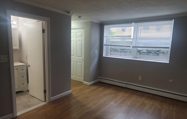 1 bed, 1 bath, 600 sqft, $2,300, Unit F