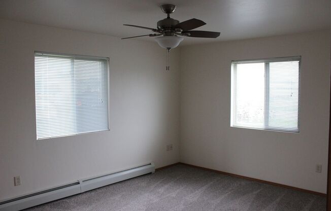 2 beds, 1 bath, 1,050 sqft, $1,149.99, Unit 154-01