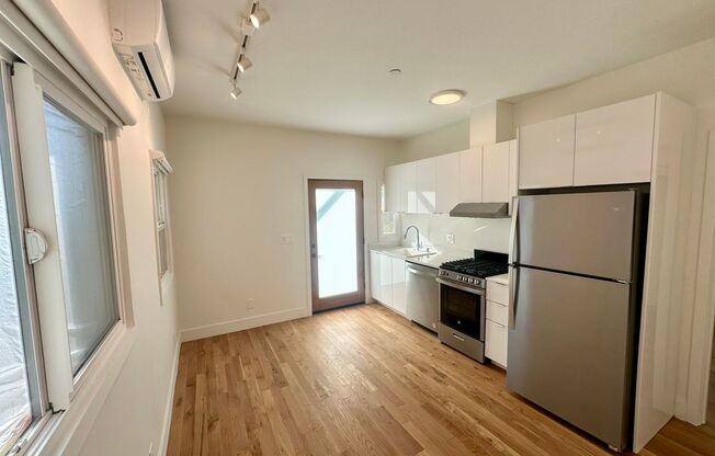 1 bed, 1 bath, 350 sqft, $1,750