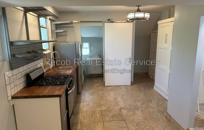 8305 FINLEY AVE