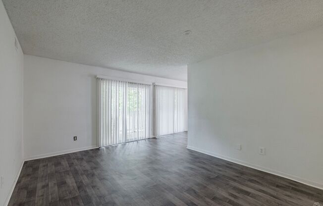 2 beds, 2 baths, 1,016 sqft, $1,195, Unit 2-13B