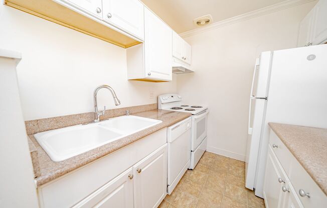 2 beds, 1 bath, $2,195, Unit 2