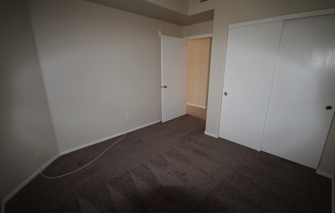 3 beds, 2 baths, $1,695, Unit # 1008