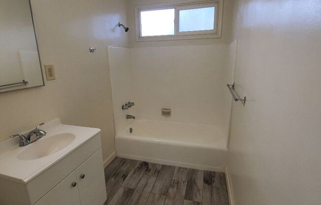 1 bed, 1 bath, $1,650, Unit 15908-5