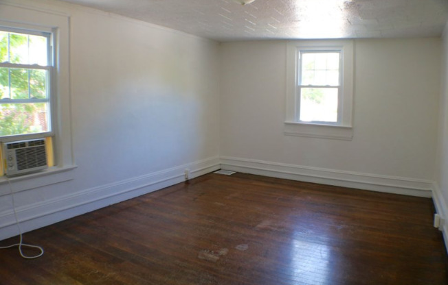 800 LOCKLAND AVE