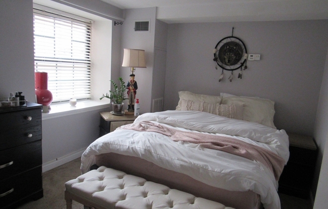 1 bed, 1 bath, 712 sqft, $1,775, Unit 120