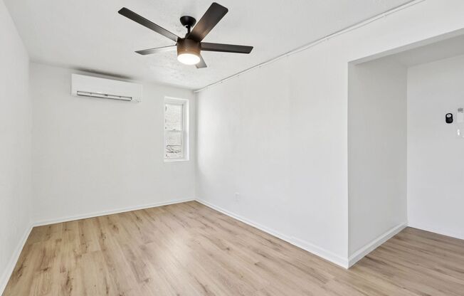 1 bed, 1 bath, 575 sqft, $995, Unit 124