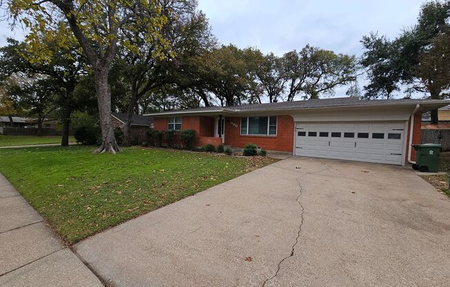 Don't miss your opportunity to rent this wonderful home in Arlington!