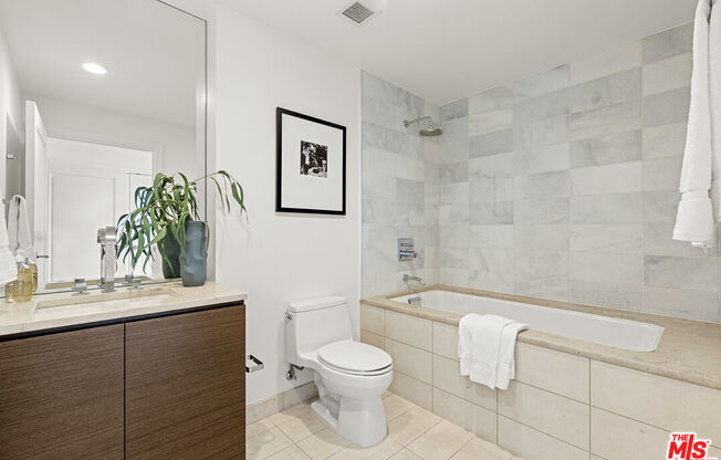 3 beds, 4 baths, 4,250 sqft, $25,000, Unit 47G
