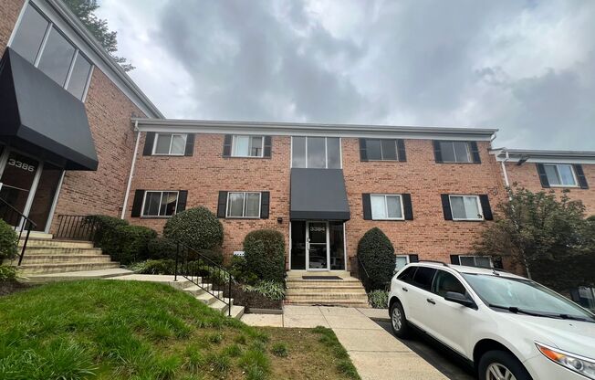 Charming 2 BR/1 BA Condo in Silver Spring!