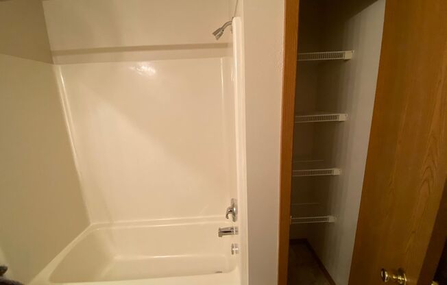 1 bed, 1 bath, 735 sqft, $907, Unit 219S