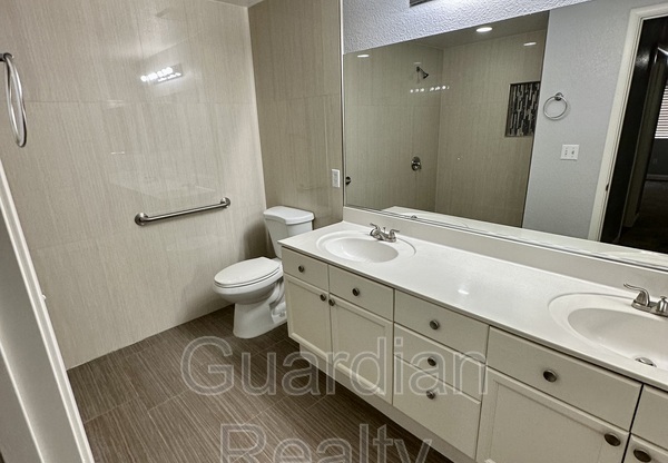 401 Pine Haven St Unit 207