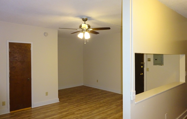 Studio, 1 bath, 375 sqft, $750, Unit 206