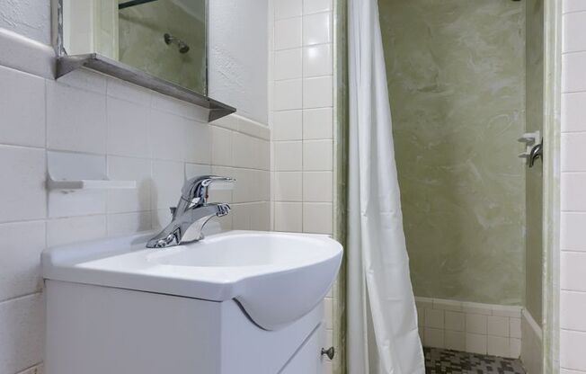 Beautiful Furnished Private Efficiency Suites with Bath for Rent.
