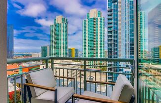 2 beds, 2.5 baths, $3,750, Unit 1112
