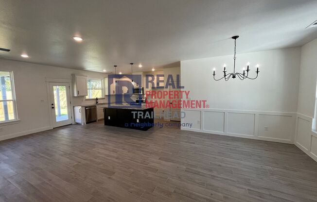 Stylish 3 Bed, 2 Bath Home in Gated Lakeside Community!