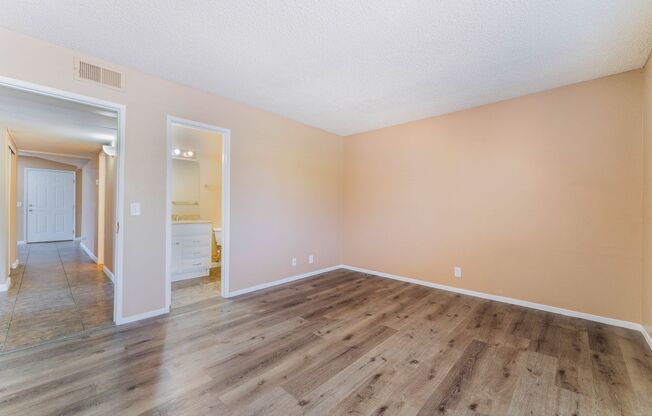 3 beds, 2 baths, $1,795, Unit # 2084