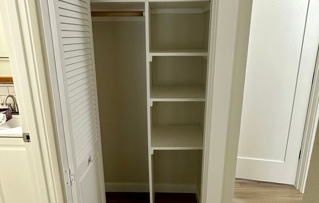 1 bed, 1 bath, 680 sqft, $1,195, Unit 0036