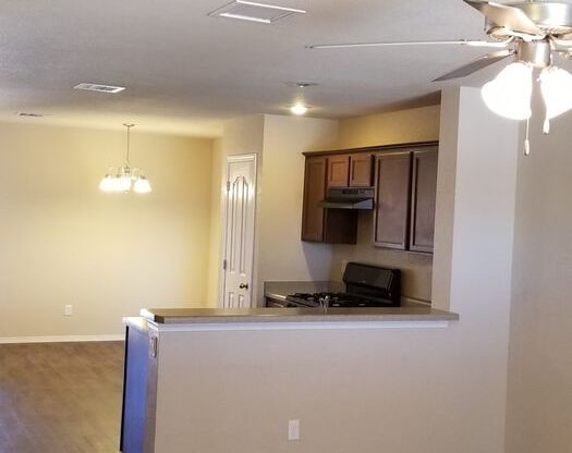 3 beds, 2 baths, $1,550