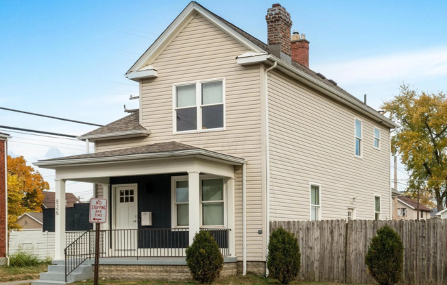 Elegant 3 Bed / 1.5 Bath Renovated Home in the Heart of Southern Orchards