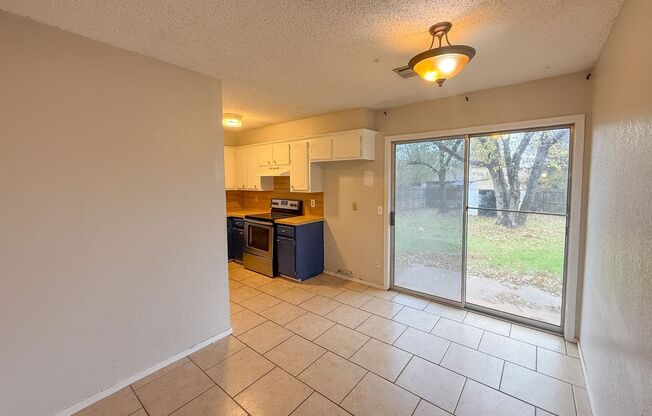 Mustang Schools – 3 Bedroom Home with Garage