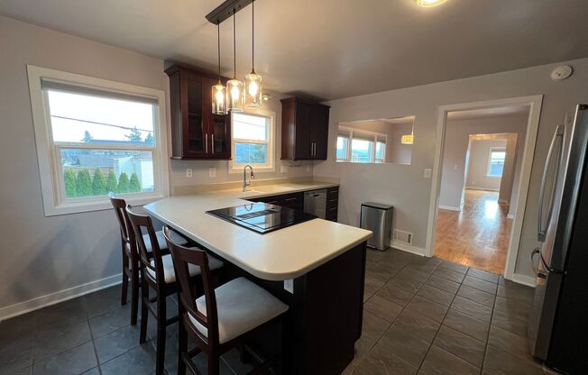 2416 E 11th St, Bremerton WA 98310